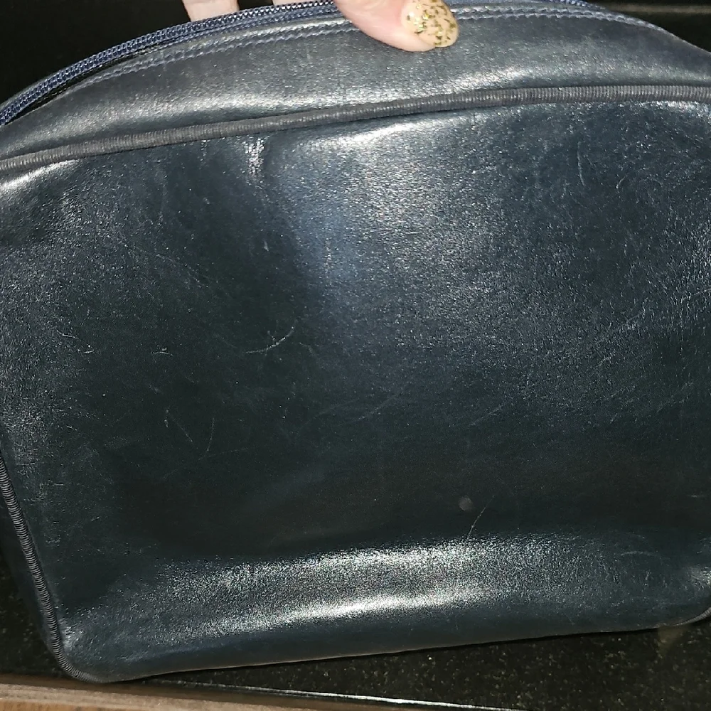 Salvatore Ferragamo Vara Vintage Deeo NAVY Leather Camera Bag Crossbody